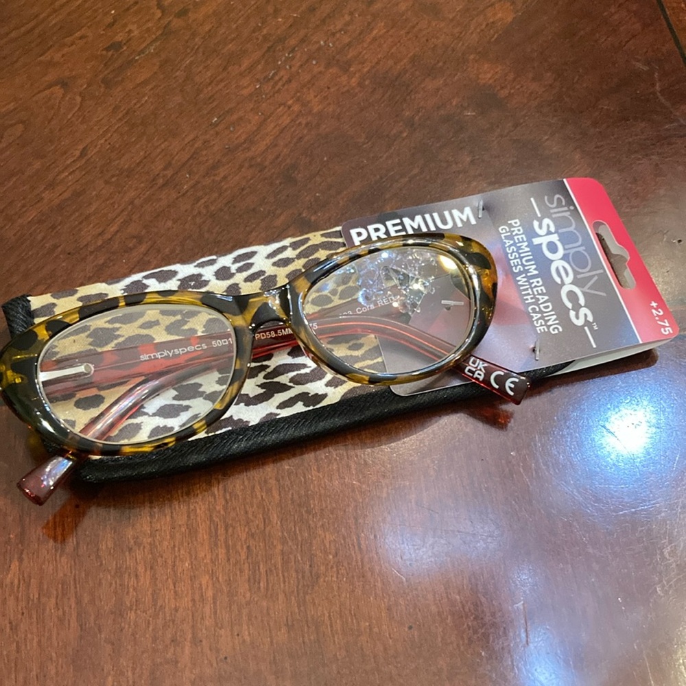 Simply Specs reading glasses and coordinating case. New with tags.